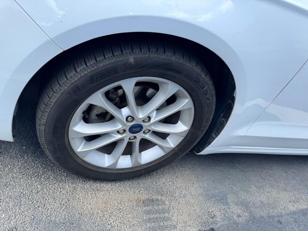 Used 2020 White Ford SE image 4