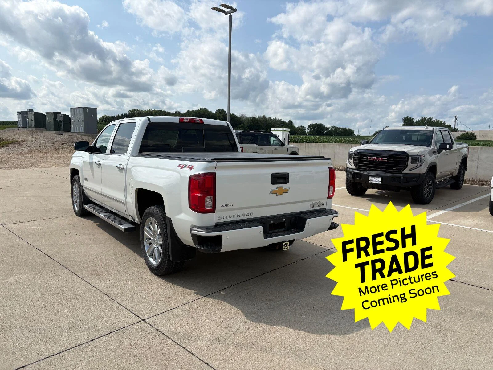 Used 2017 IRIDESCENT PEARL TRICOAT Chevrolet High Country image 2