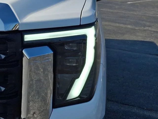 New 2026 Summit White GMC Pro image 8