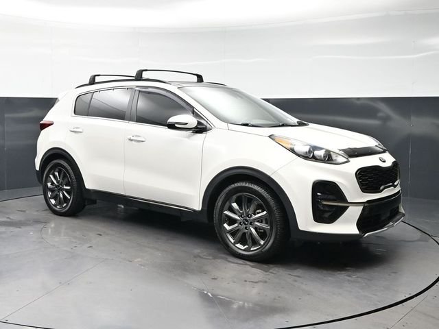 Used 2020 White Kia S image 3