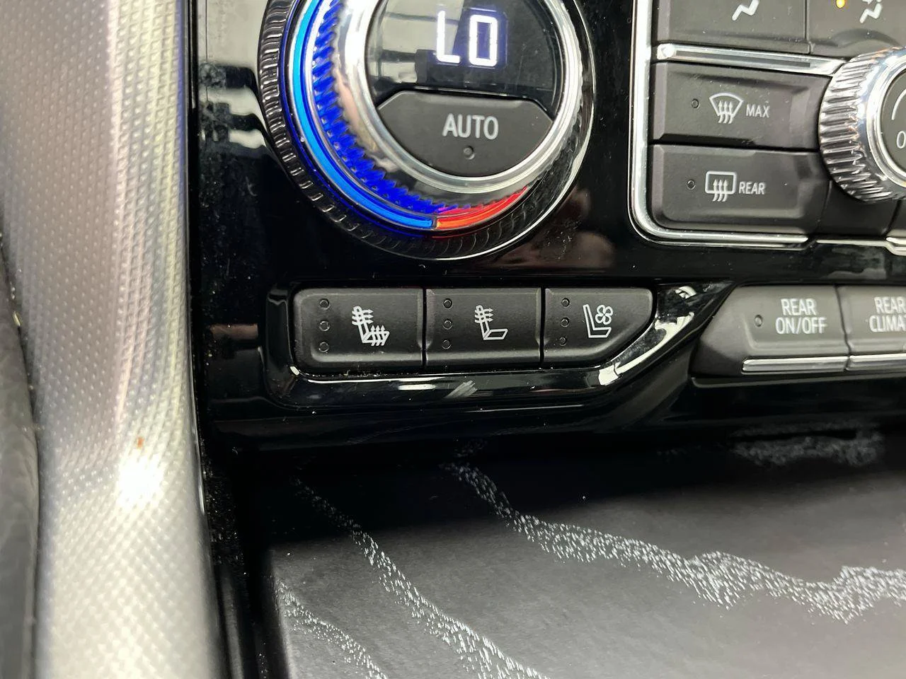2023 GMC Yukon XL Denali - Photo 27