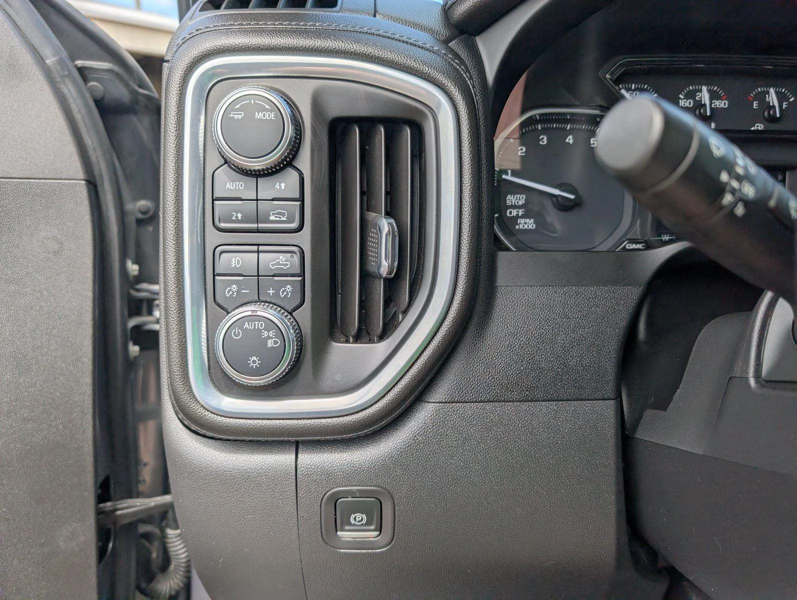 Used 2022 Satin Steel Metallic GMC Elevation image 27