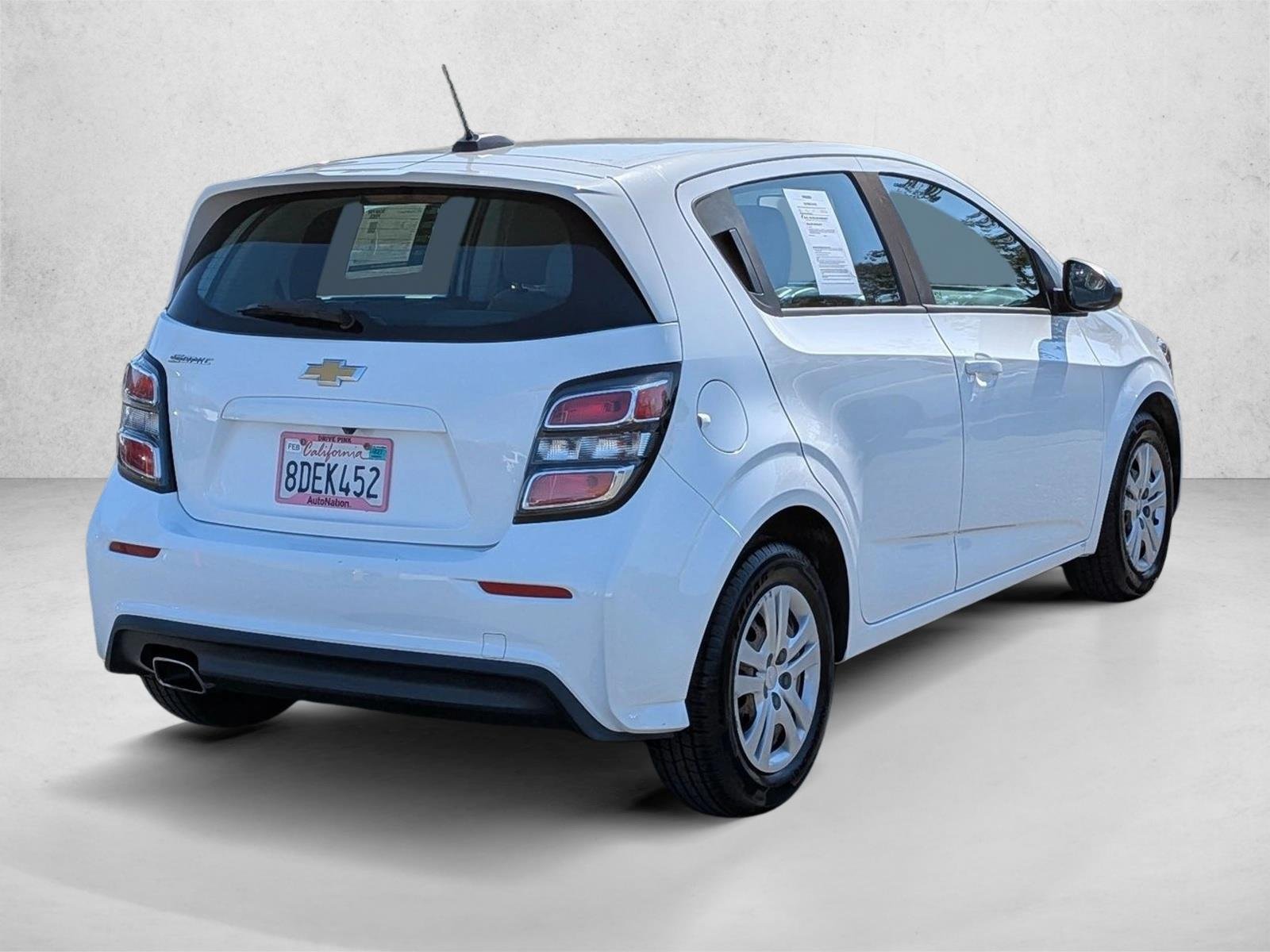 Used 2017 Summit White Chevrolet LT image 5