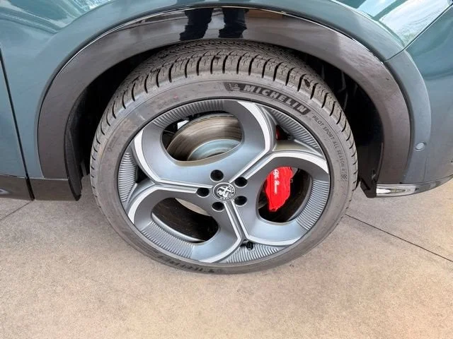 Used 2026 Verde Monza Alfa Romeo Base image 24