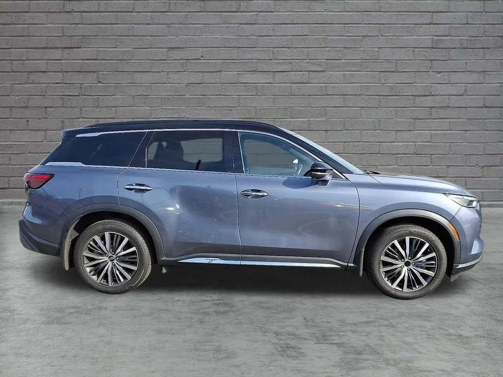 Used 2023 Blue INFINITI AUTOGRAPH AWD image 13