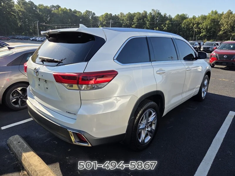 Used 2017 Blizzard Pearl TOYOTA  image 4
