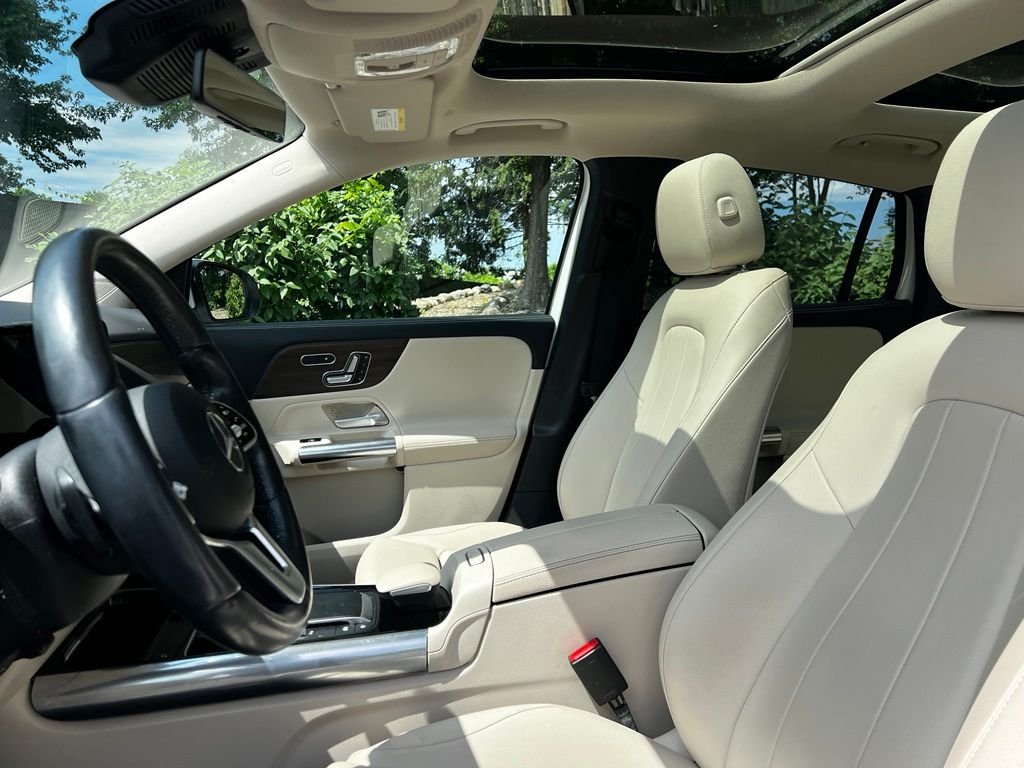 Certified Used 2021 White Mercedes-Benz GLA 250 image 8