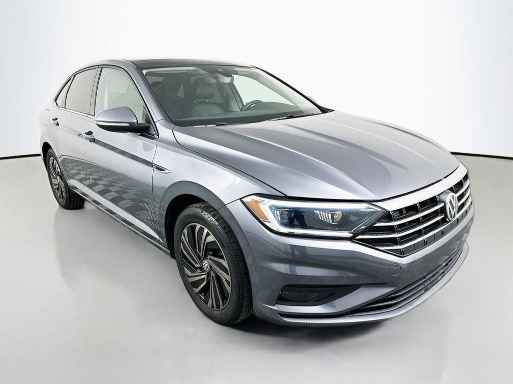 Used 2019 Platinum Gray Metallic Volkswagen SEL Premium image 3