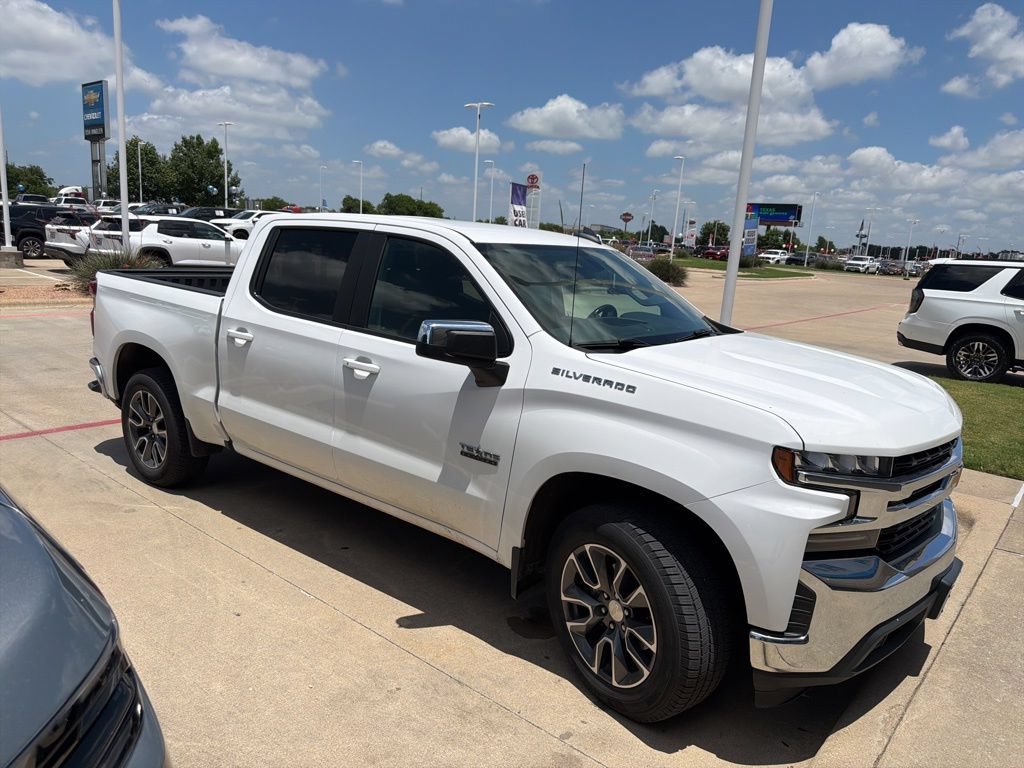 Used 2019 SUMMIT WHITE Chevrolet LT image 1