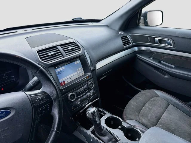 Used 2018 Gray Ford XLT image 7