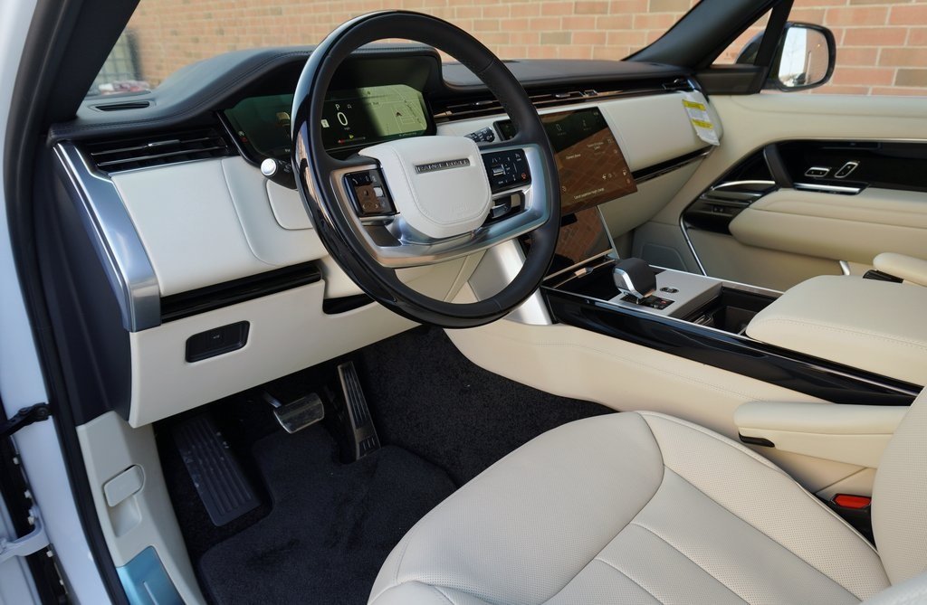 2025 LAND ROVER RANGE ROVER - Image 12
