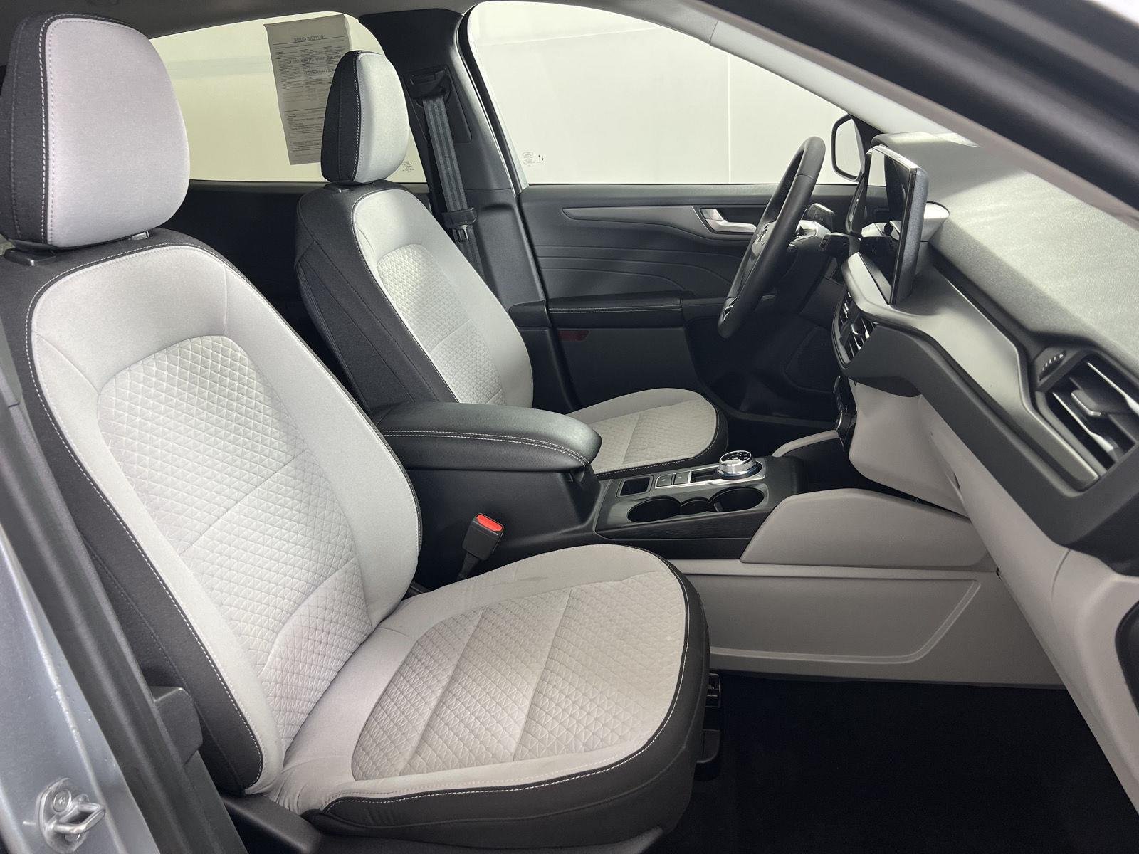 Used 2023 Iconic Silver Ford Active image 23