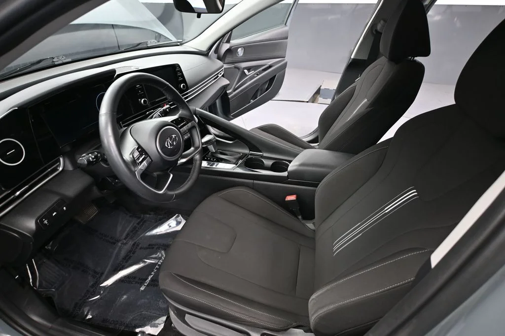 Used 2021 Gray Hyundai SEL image 21