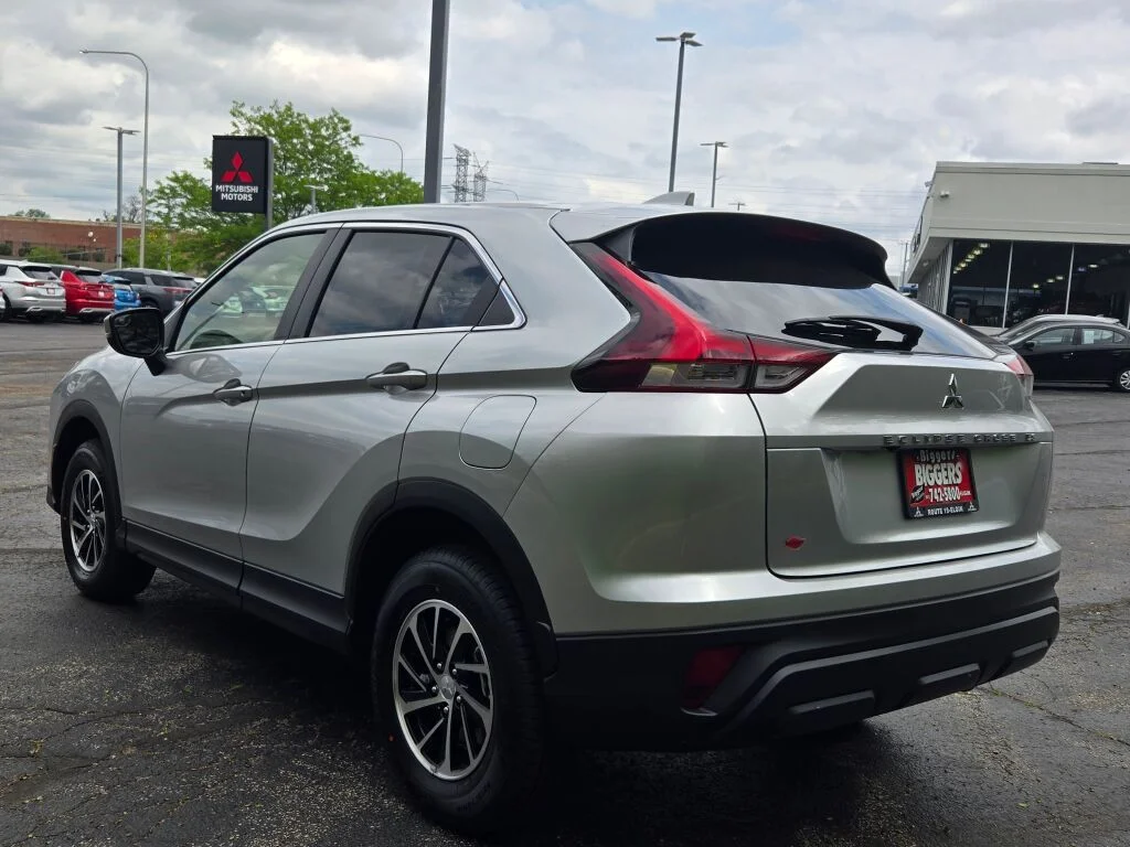 New 2026 Gray Mitsubishi ES image 12