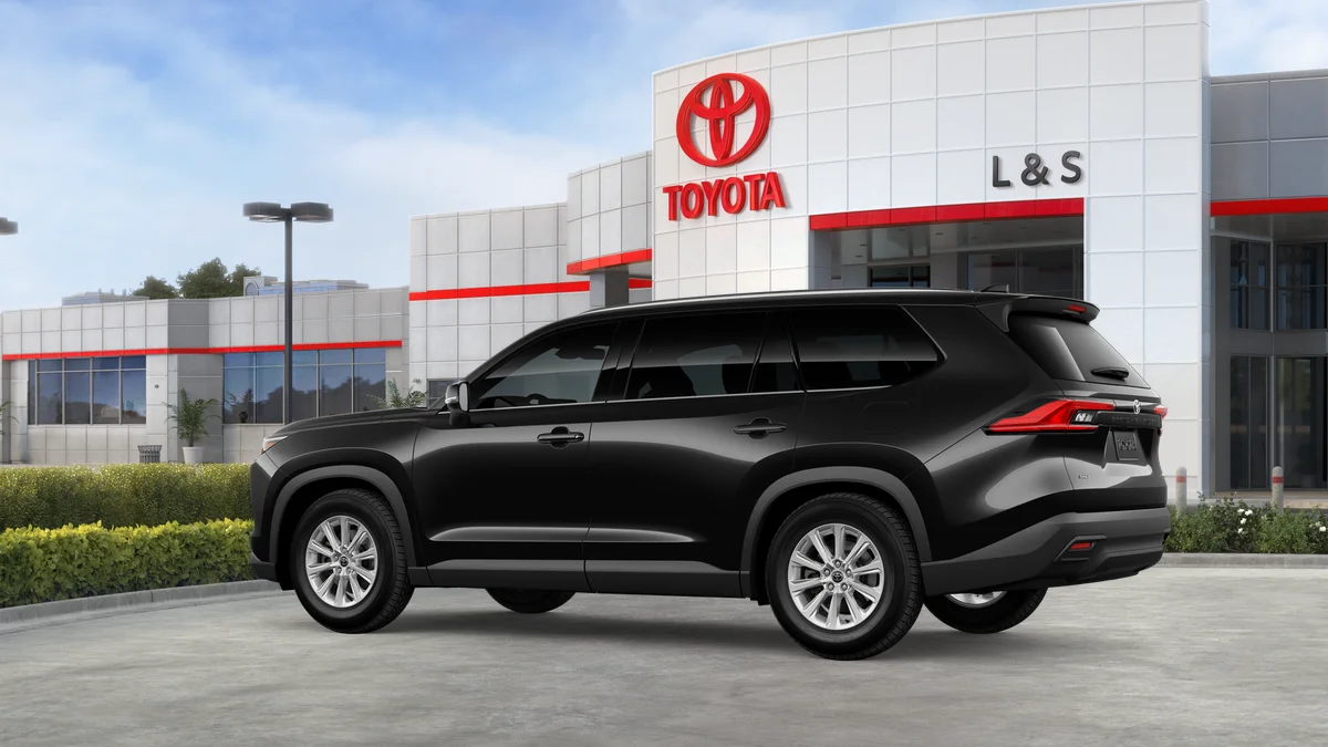 New 2026 Midnight Black Metallic Toyota XLE image 15