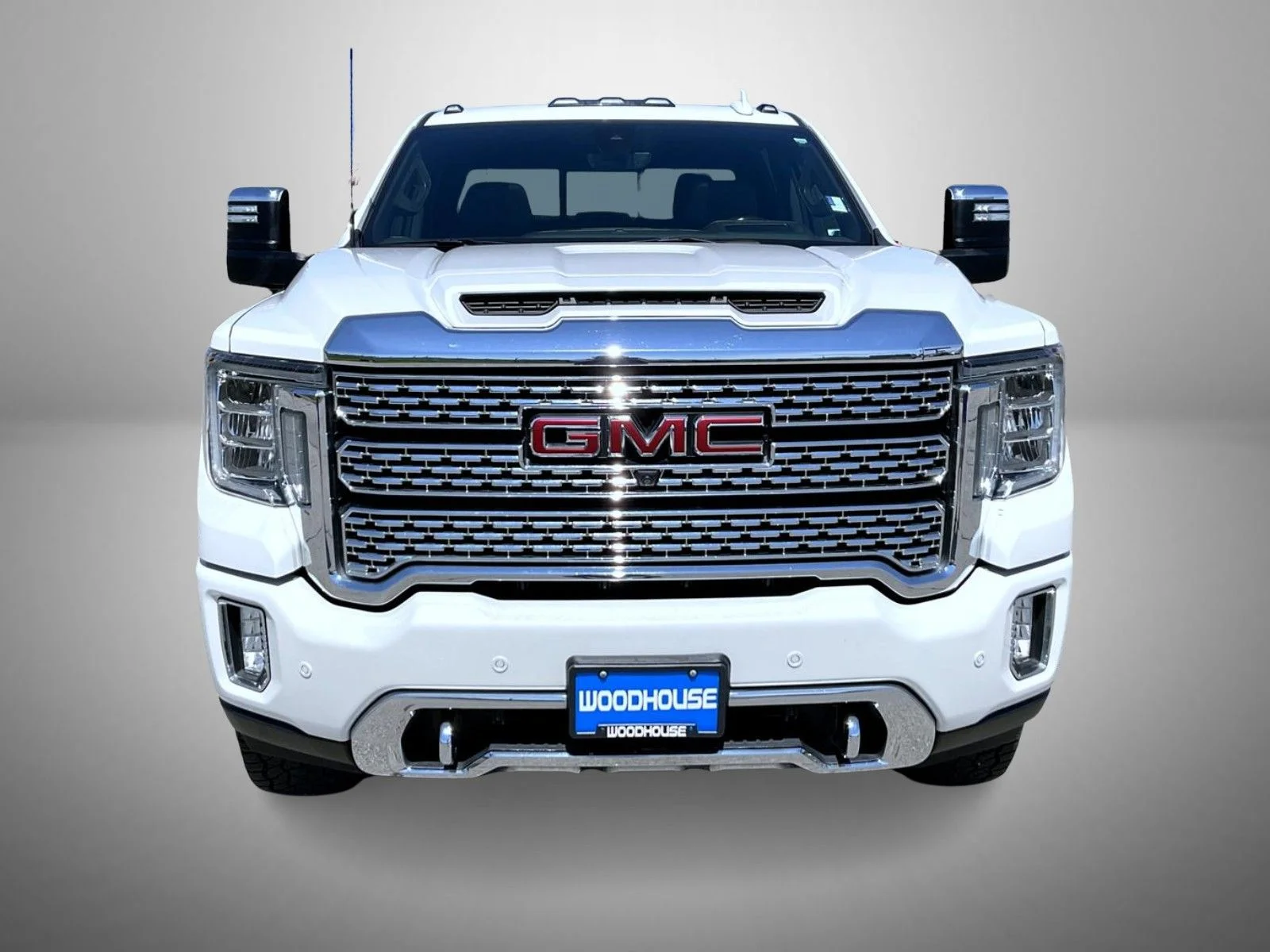 Used 2020 White GMC Denali image 2
