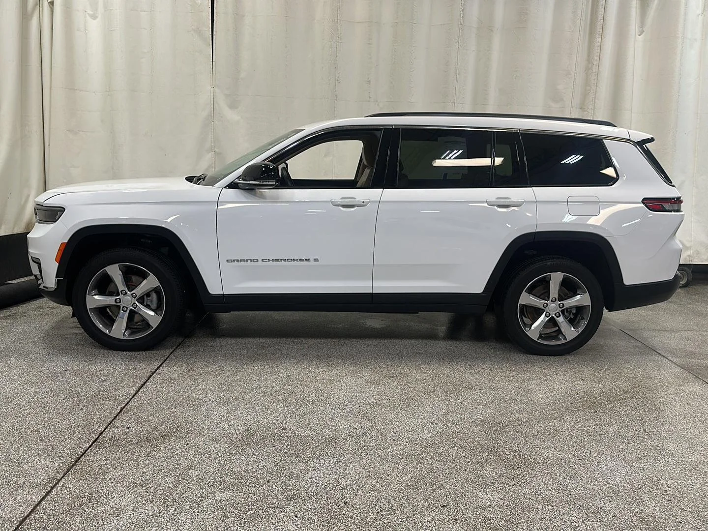 Used 2021 Jeep Grand Cherokee L Limited with VIN 1C4RJKBG2M8203439 for sale in Waconia, Minnesota