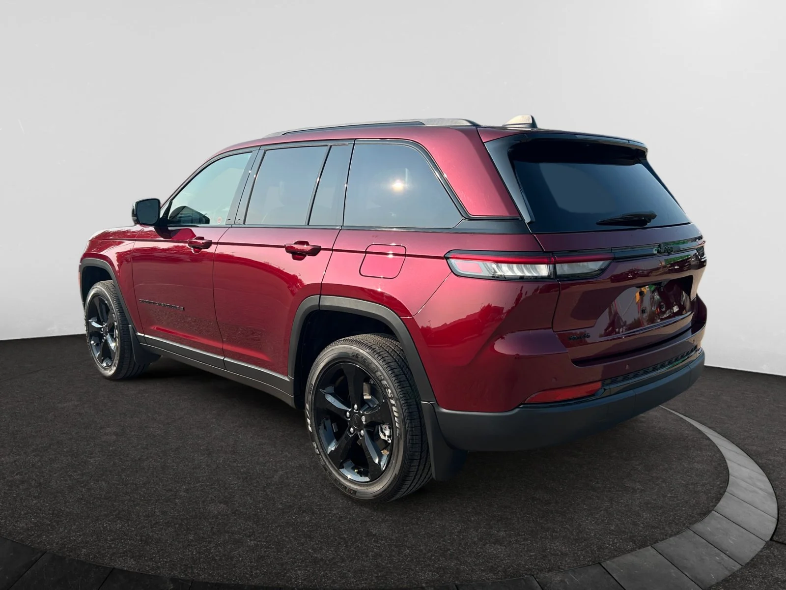 Used 2025 Red Jeep Altitude LOW MILEAGE! image 3