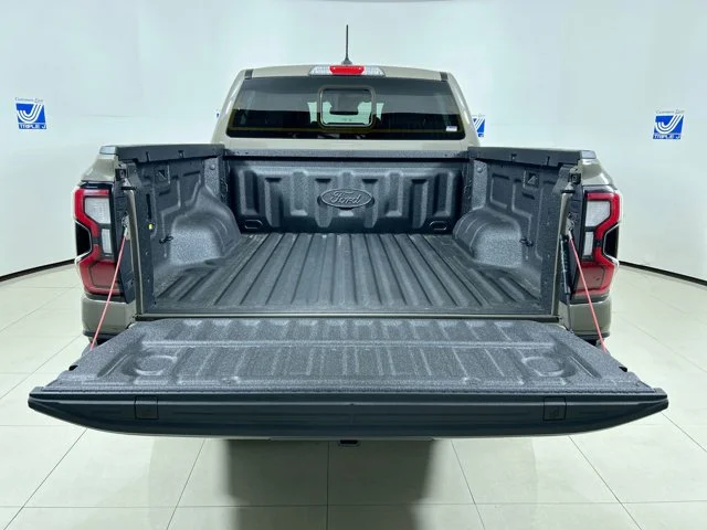 2025 Ford Ranger Raptor - Photo 11