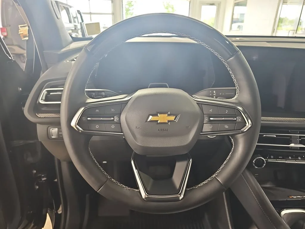 Used 2025 Mosaic Black Metallic Chevrolet High Country image 26