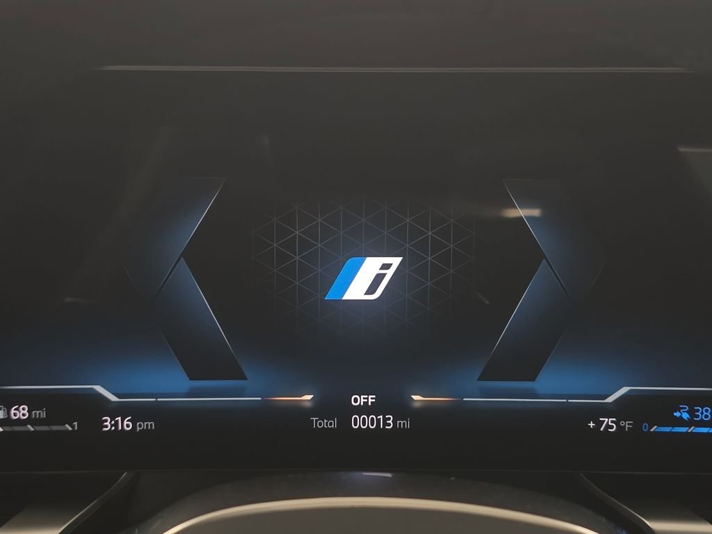 2026 BMW 7 Series 750e - Photo 14