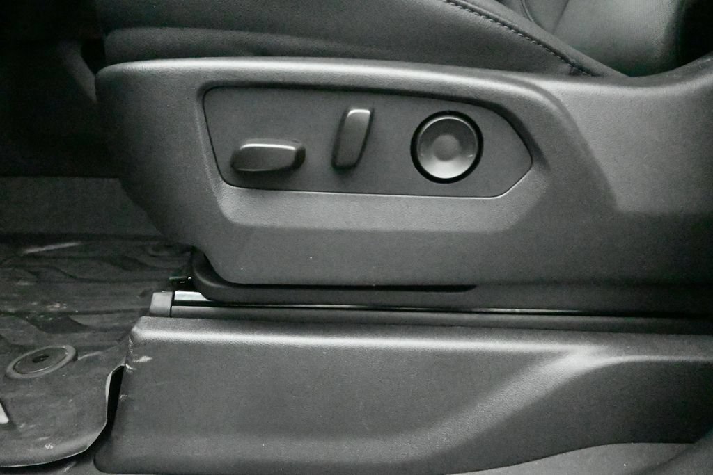New 2026 Onyx Black GMC SLT image 11