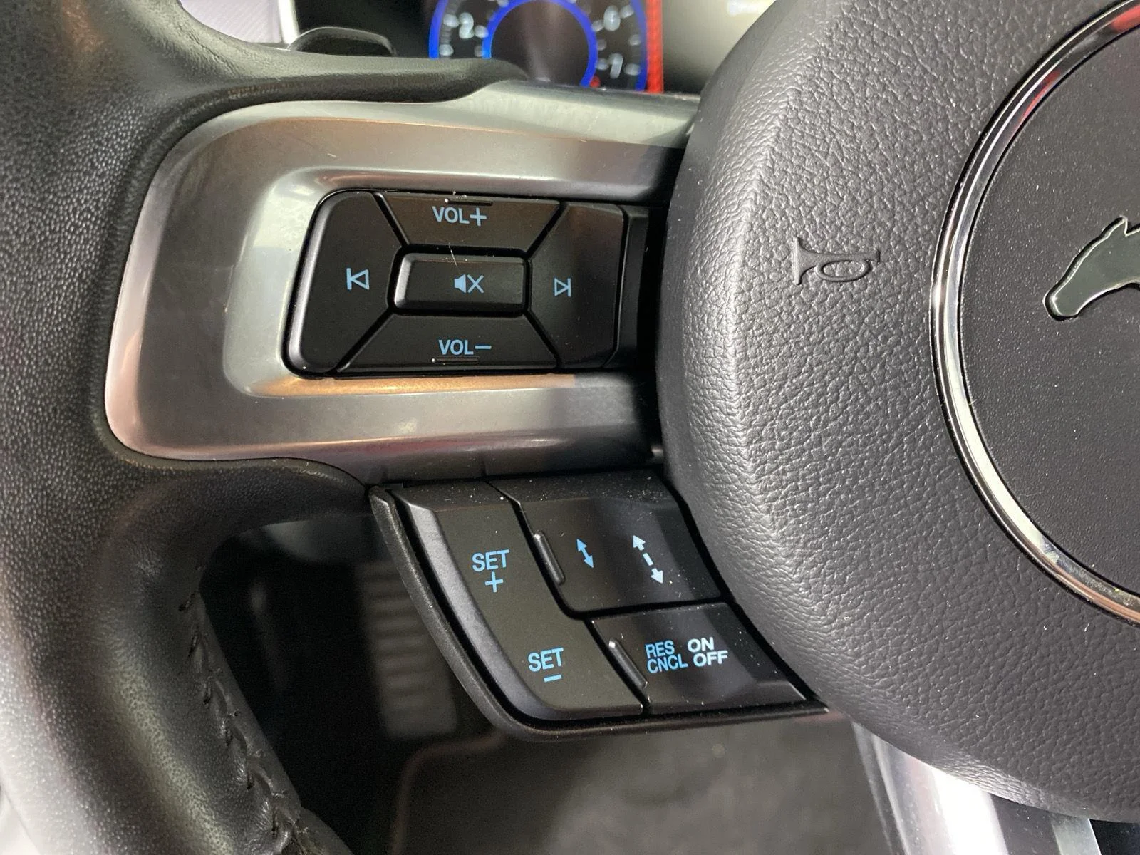 Used 2018 Oxford White Ford GT Premium image 15