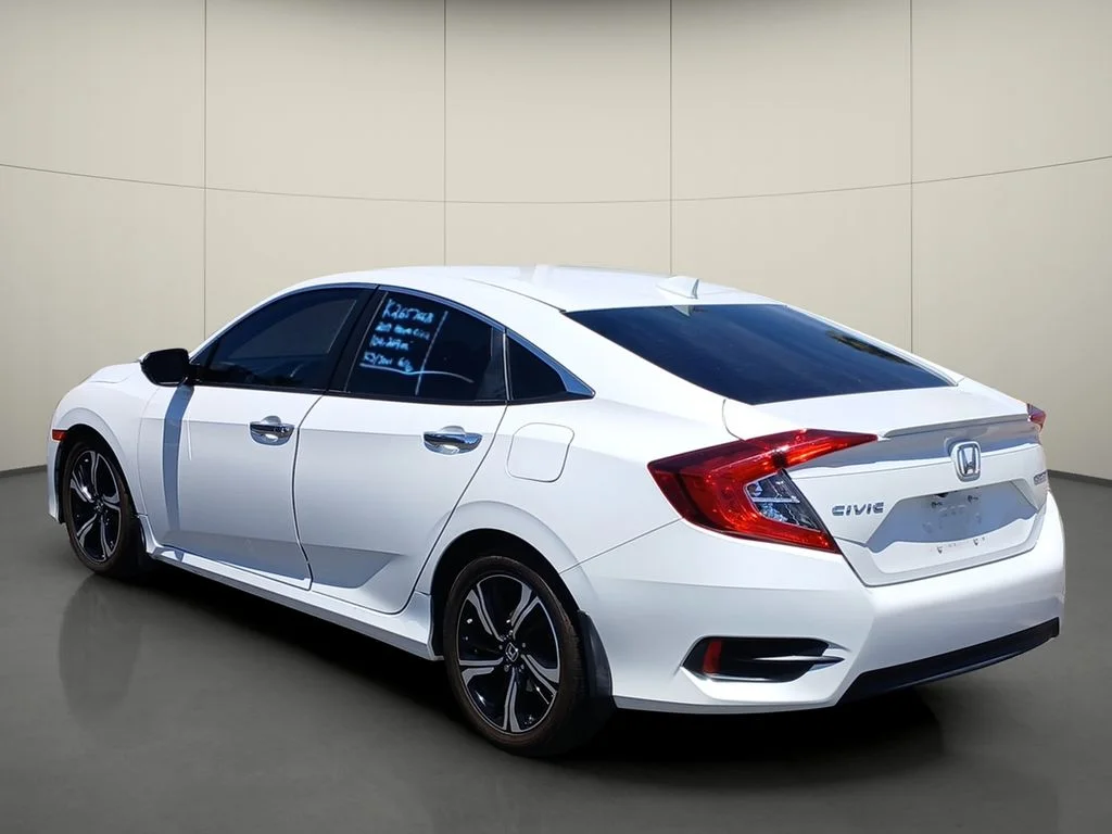 Used 2017 White Orchid Pearl Honda Touring image 5