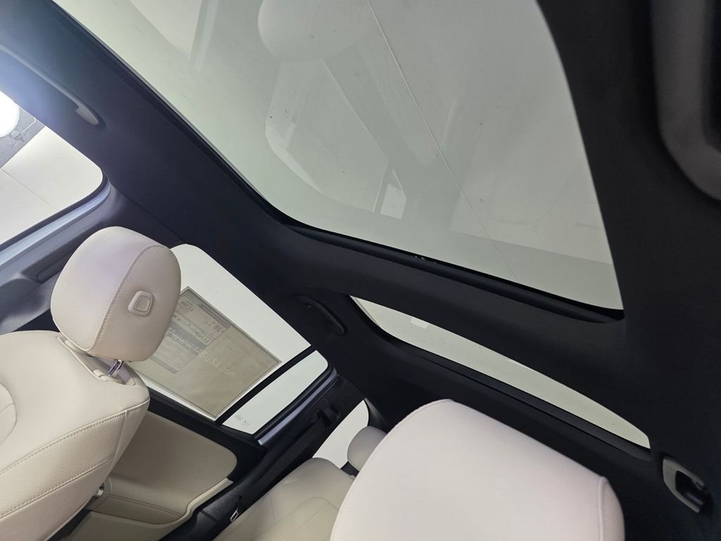 New 2026 Cirrus Silver Metallic Mercedes-Benz GLB 250 image 9