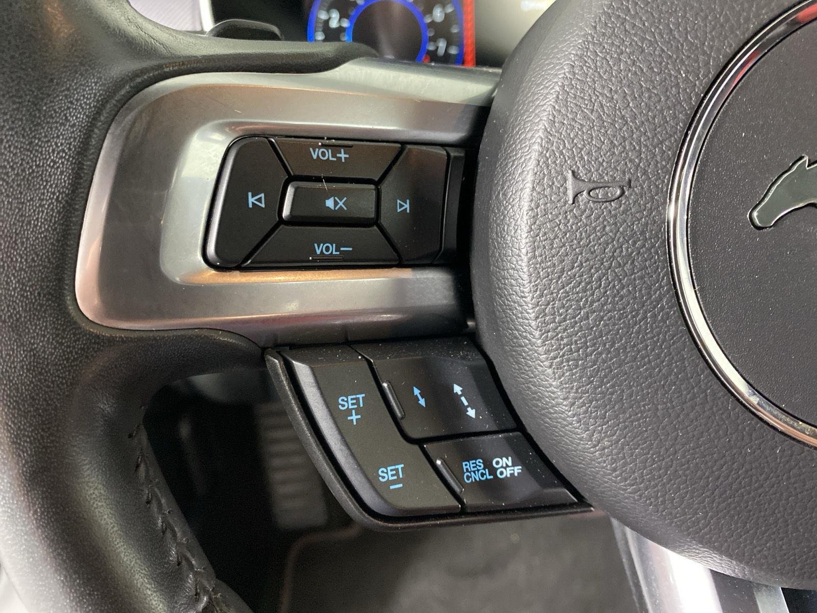 Used 2018 Oxford White Ford GT Premium image 15