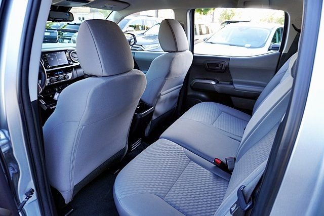 Used 2022 Silver Toyota SR5 image 18