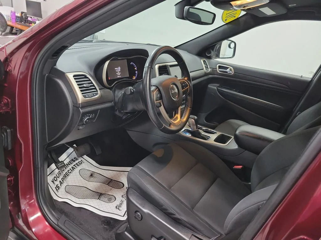 Used 2017 Red Jeep Laredo image 28