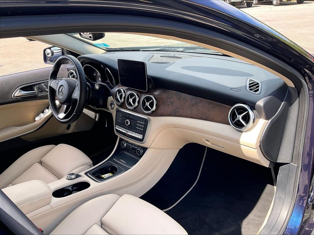 Used 2018 Gray Mercedes-Benz GLA 250 image 14