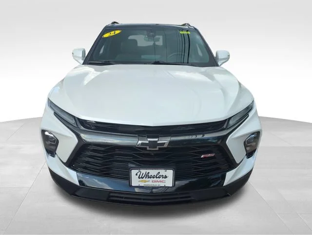 Used 2024 Iridescent Pearl Tricoat Chevrolet RS image 10