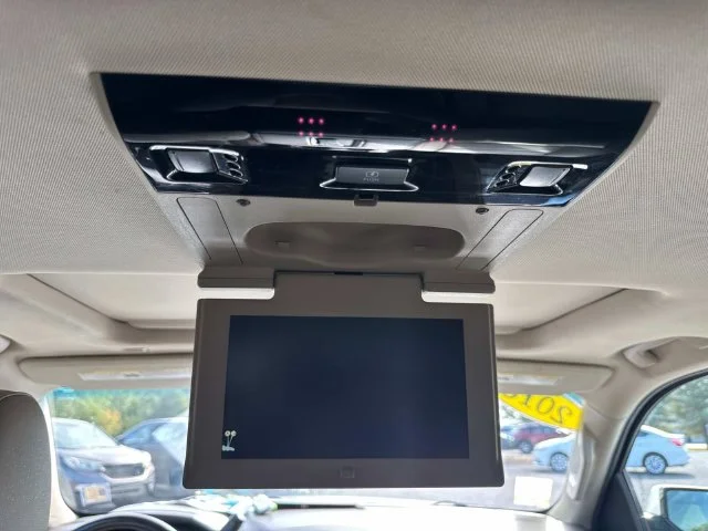 Used 2018 Silver Chevrolet LT image 23