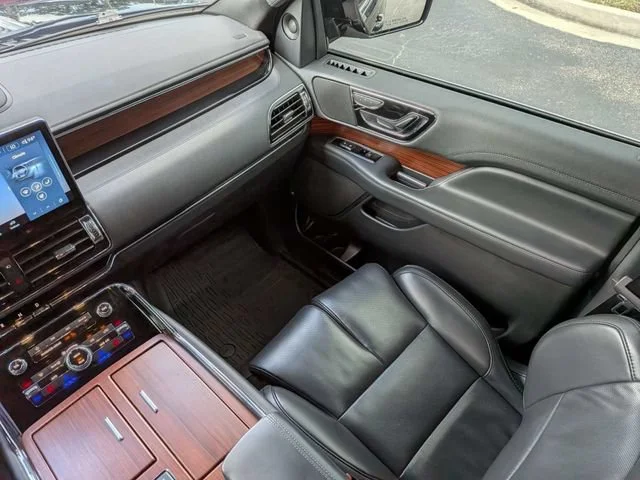 Used 2022 Infinite Black Lincoln Standard image 18