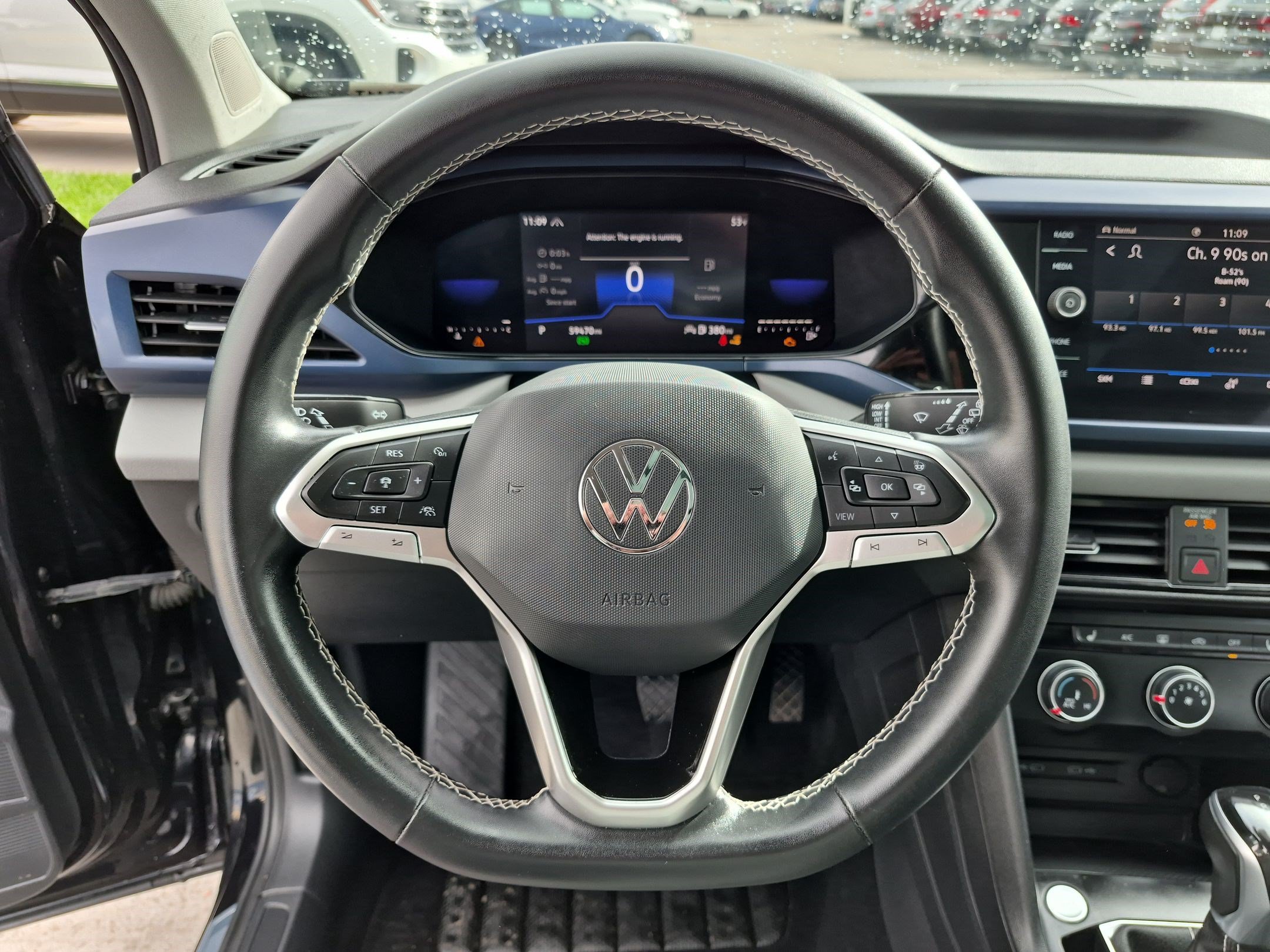 Used 2022 Deep Black Volkswagen SE image 18