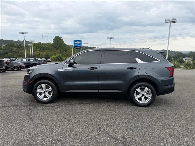 Used 2022 Gravity Gray Kia LX image 2