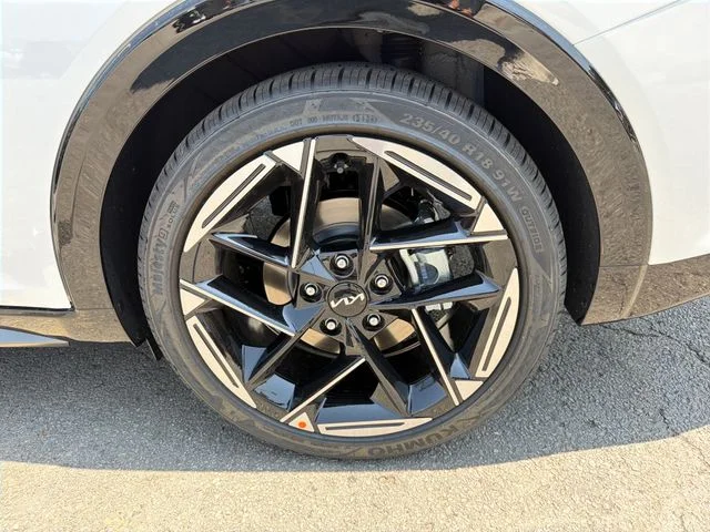 New 2026 Snow White Pearl Kia GT-Line image 26