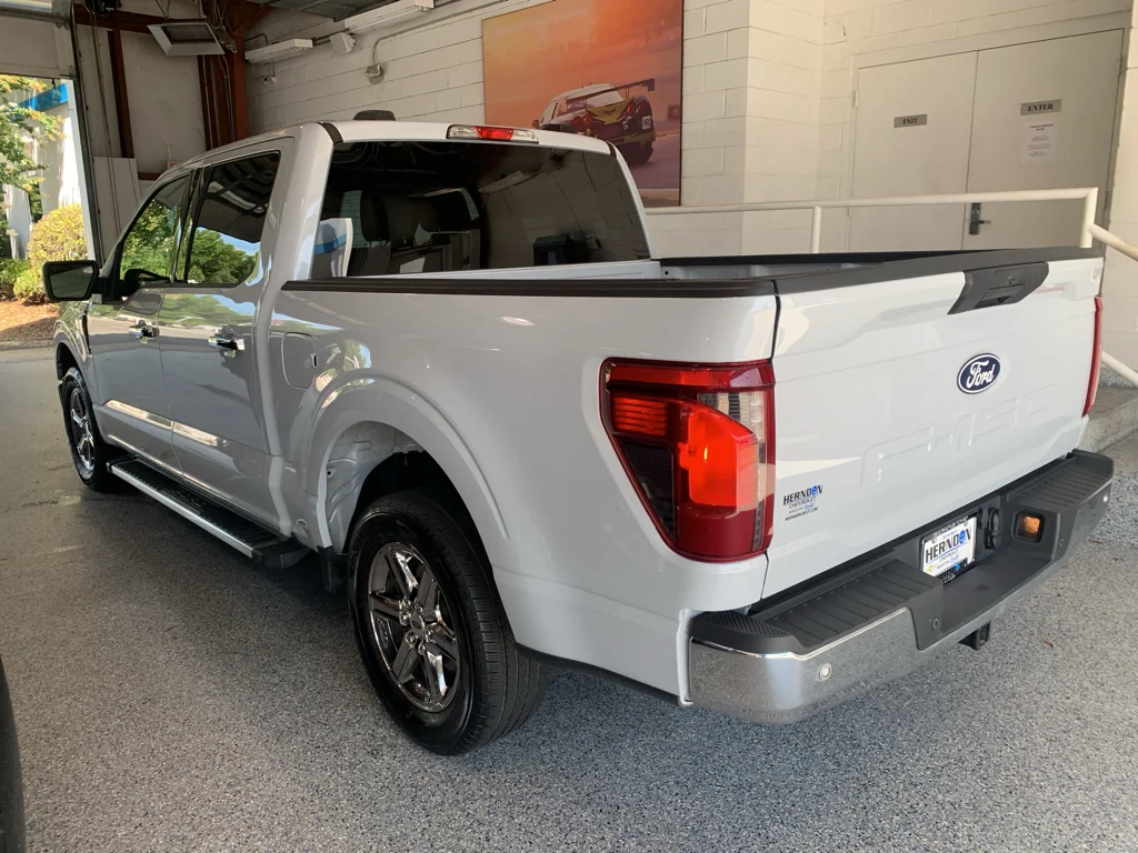 Used 2025  Ford XLT image 6