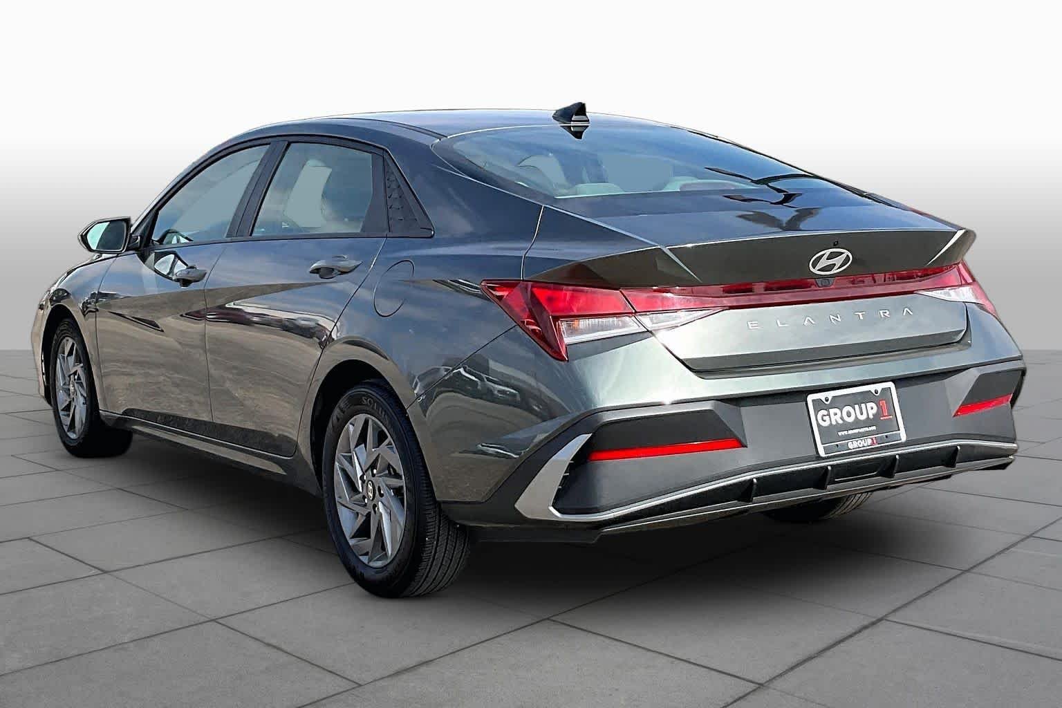 Used 2024 Amazon Gray Hyundai SEL image 11