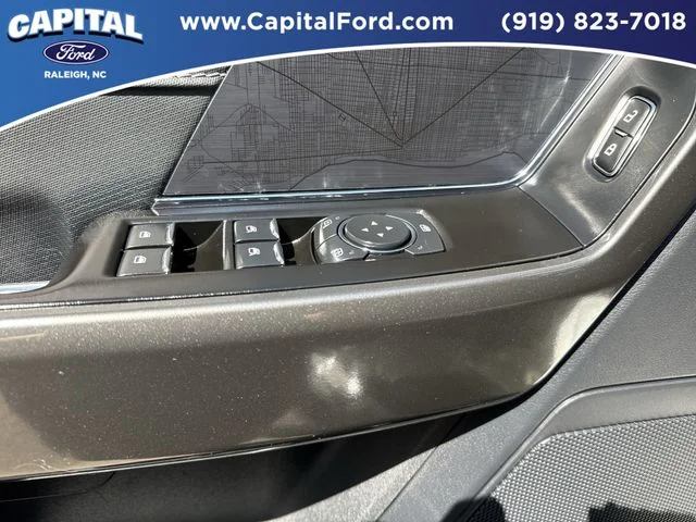 Used 2023 Gray Ford XLT image 21