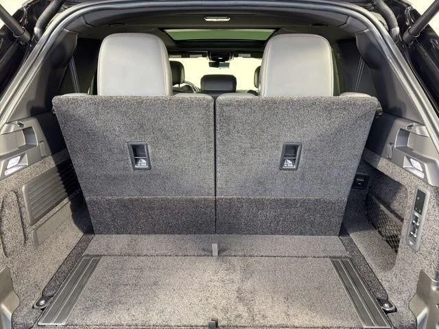 Used 2026 Black Land Rover SE image 13