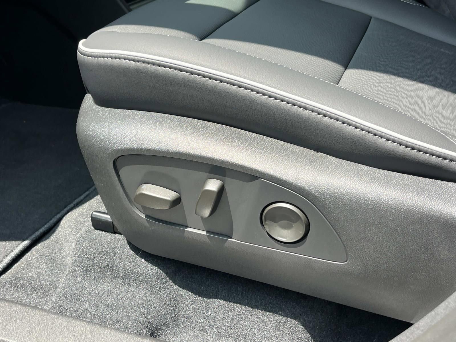 2026 Buick Enclave Preferred - Photo 25