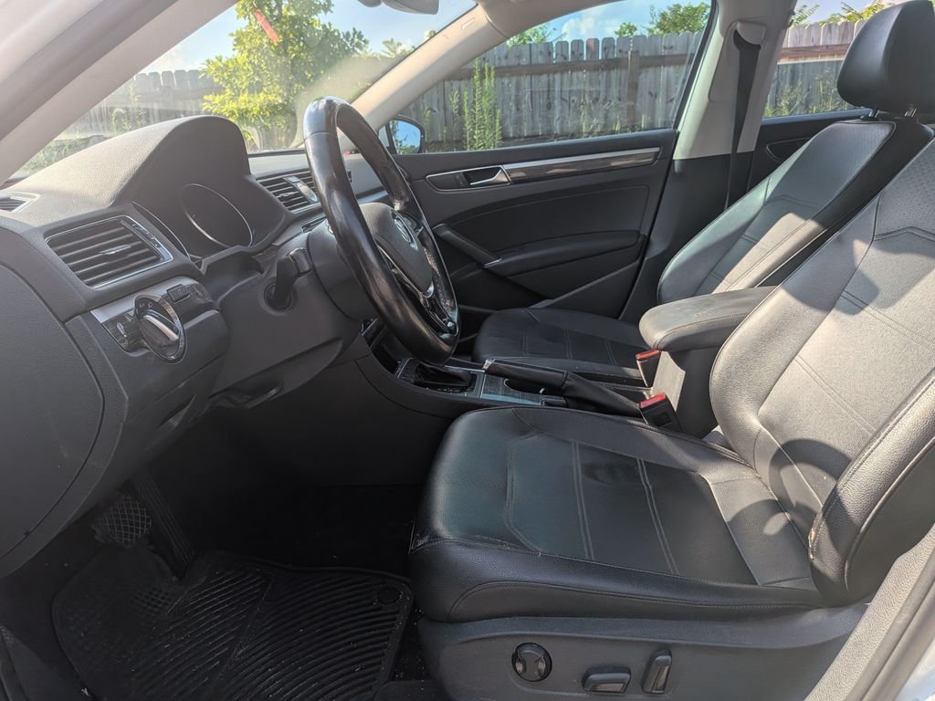 Used 2017 White Volkswagen 1.8T SE image 8