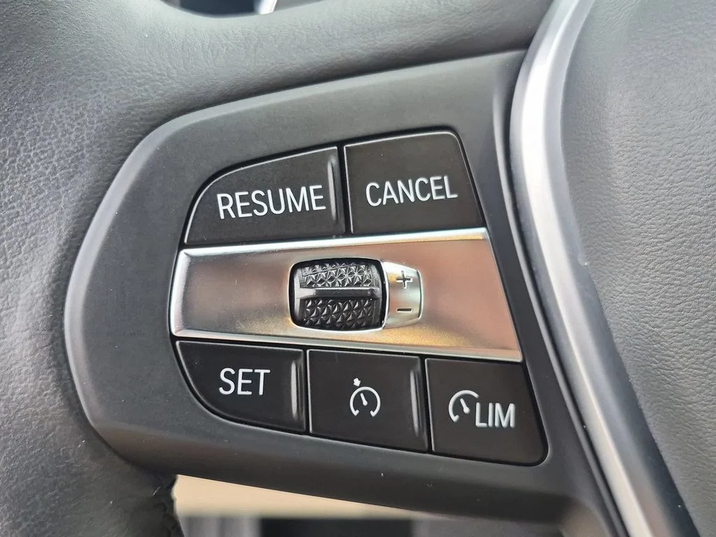 Used 2023 White BMW 330i image 17