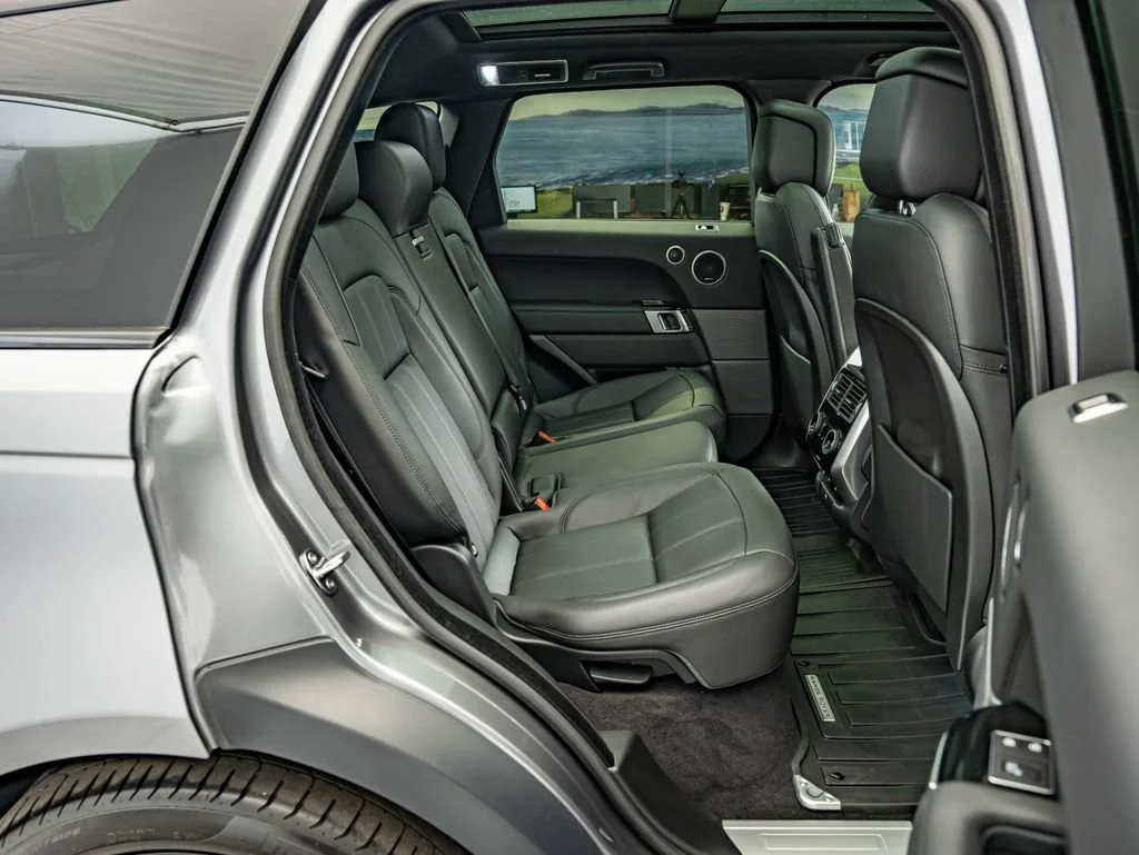 Used 2021 Eiger Gray Metallic Land Rover HSE Silver Edition image 35