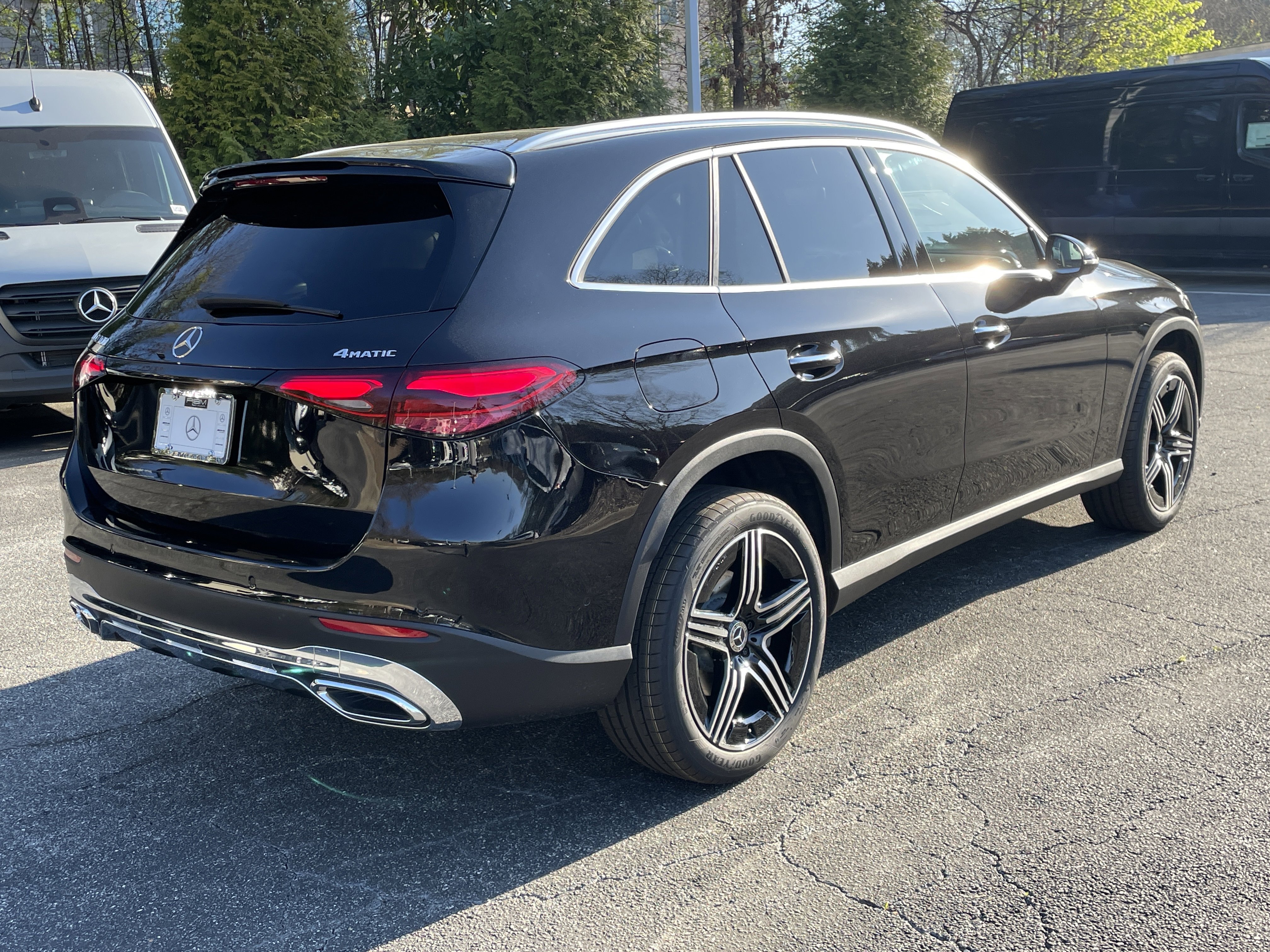 New 2026 Obsidian Black Metallic Mercedes-Benz GLC 300 4MATIC® SUV image 6