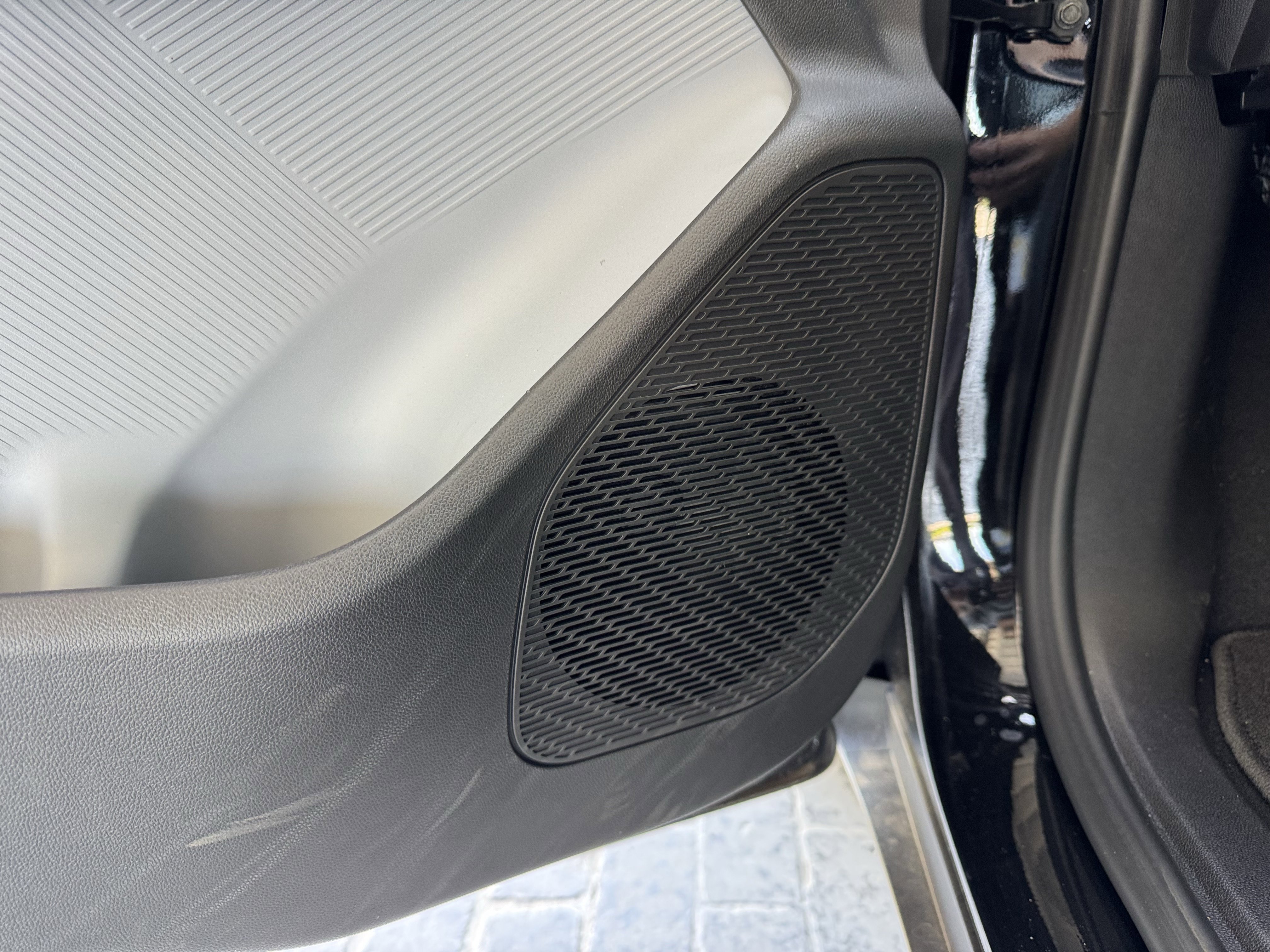 2027 Chevrolet Bolt RS - Photo 13