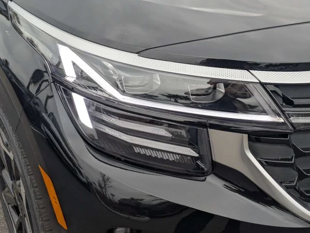 New 2026 Fusion Black Kia SX image 9
